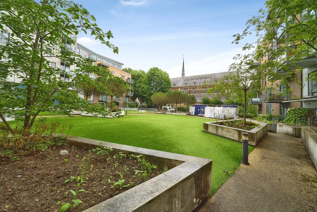 Jude Street, London, E16, photo 16
