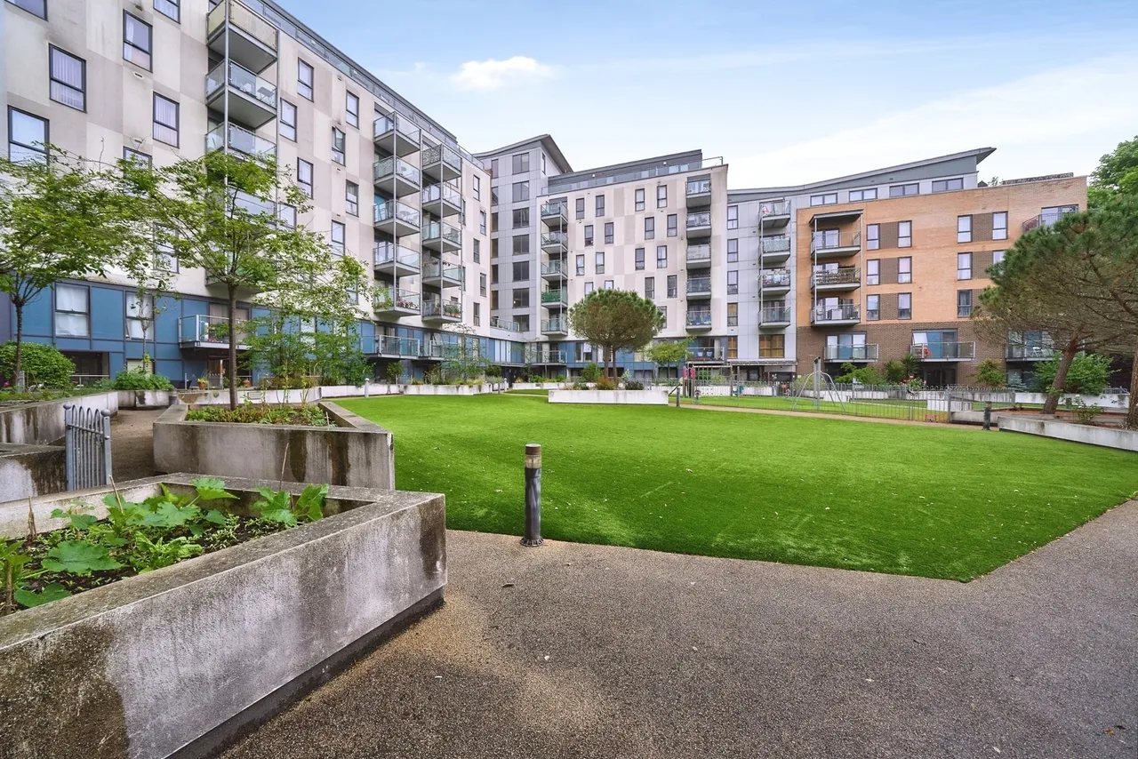 Jude Street, London, E16, photo 15