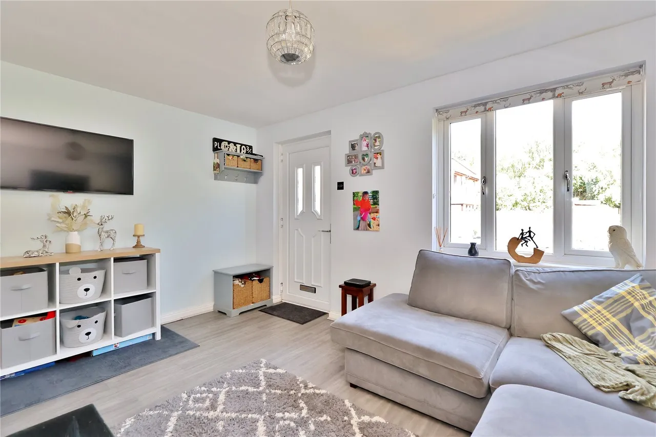 Perleybrooke Lane, Goldsworth Park, GU21, photo 6