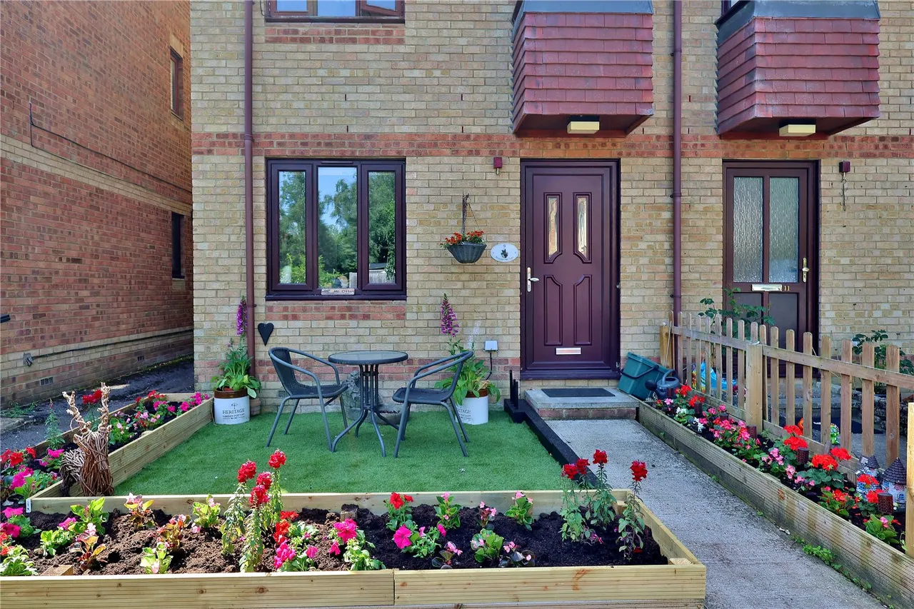 Perleybrooke Lane, Goldsworth Park, GU21, photo 9