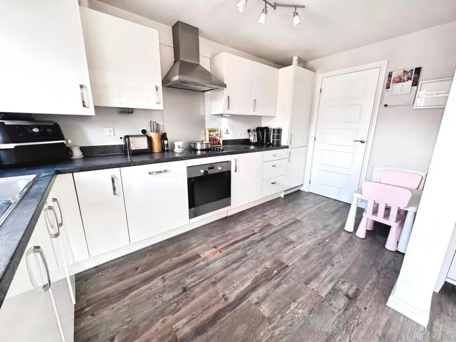 Carriage Road, Broughton, HP22, photo 3