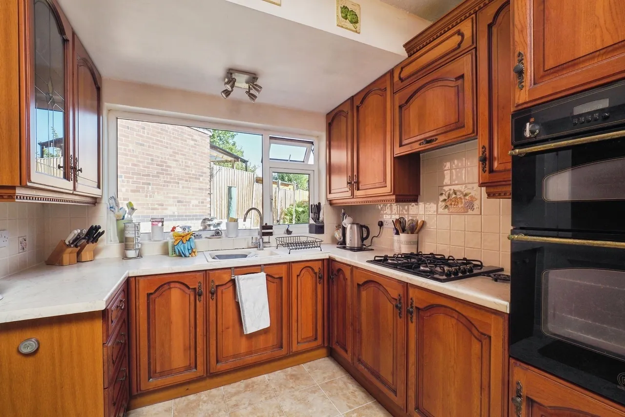Larch Crescent, Beeston, Nottingham, Nottinghamshire, NG9, photo 6