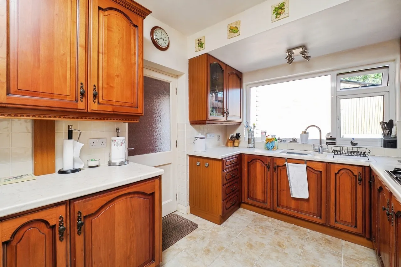 Larch Crescent, Beeston, Nottingham, Nottinghamshire, NG9, photo 5
