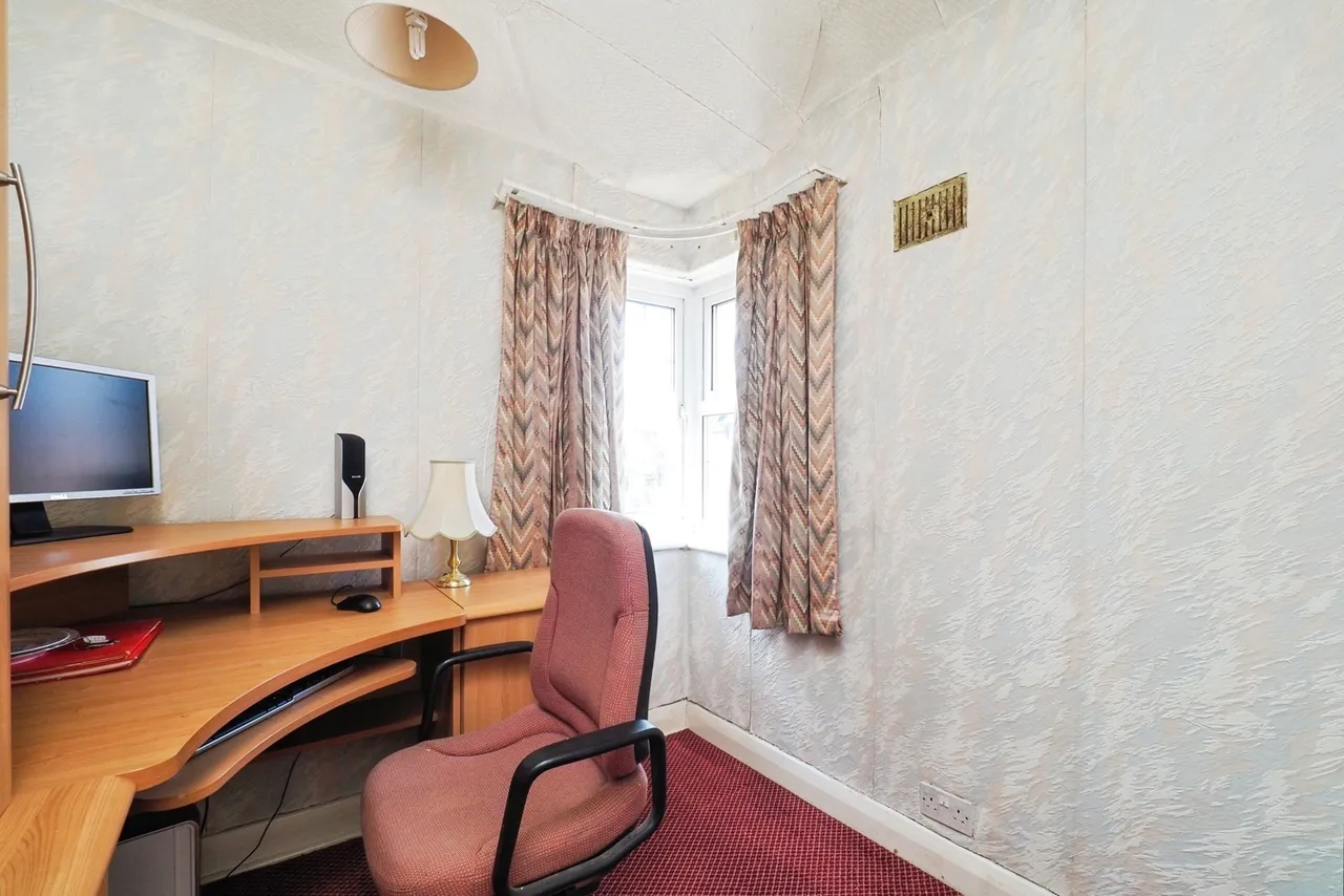 Larch Crescent, Beeston, Nottingham, Nottinghamshire, NG9, photo 22