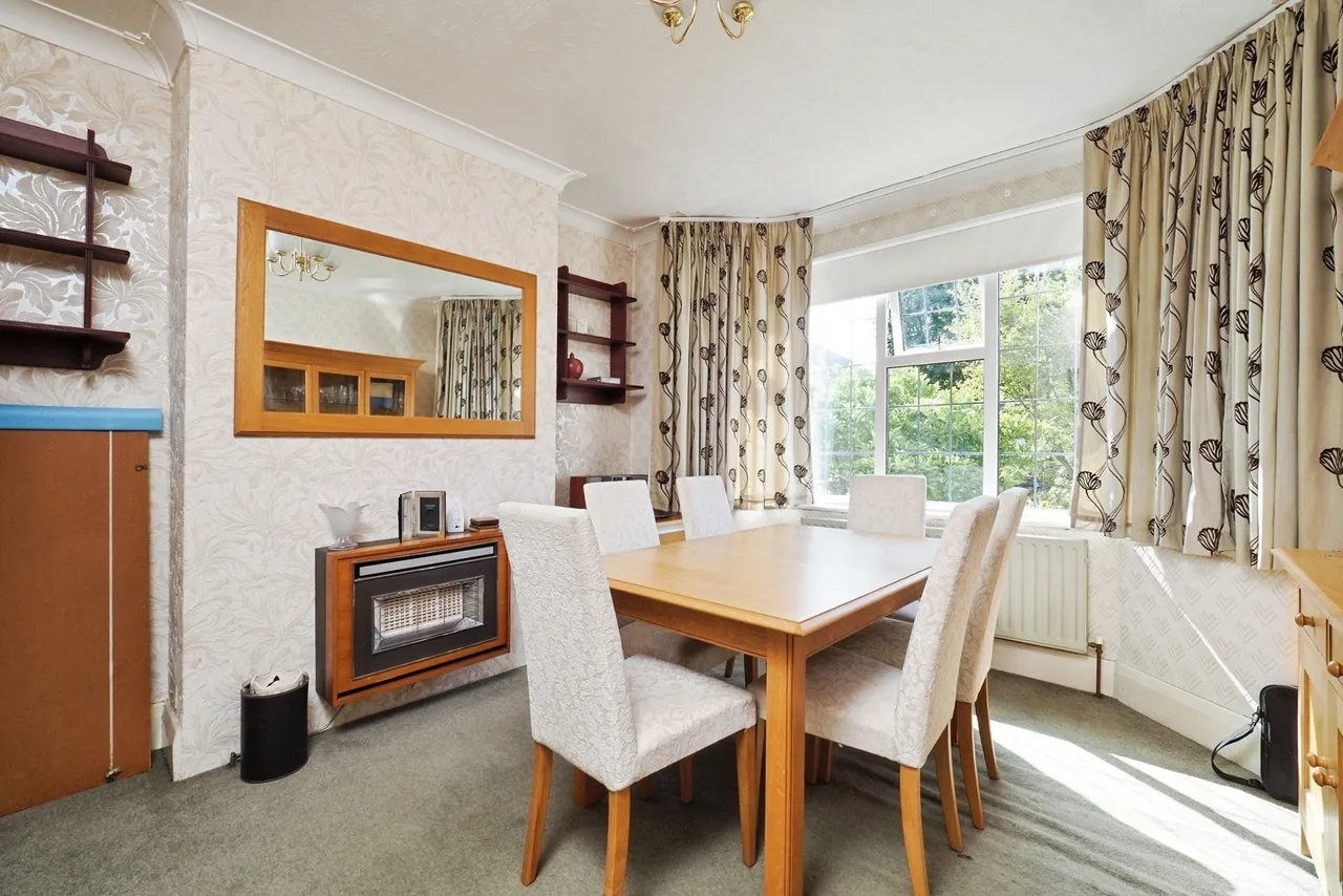 Larch Crescent, Beeston, Nottingham, Nottinghamshire, NG9, photo 4