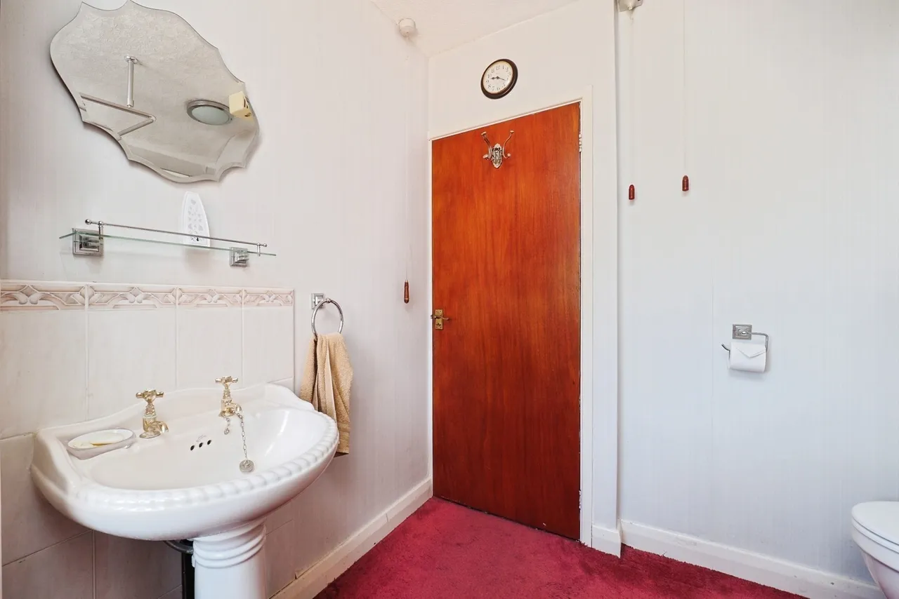 Larch Crescent, Beeston, Nottingham, Nottinghamshire, NG9, photo 10