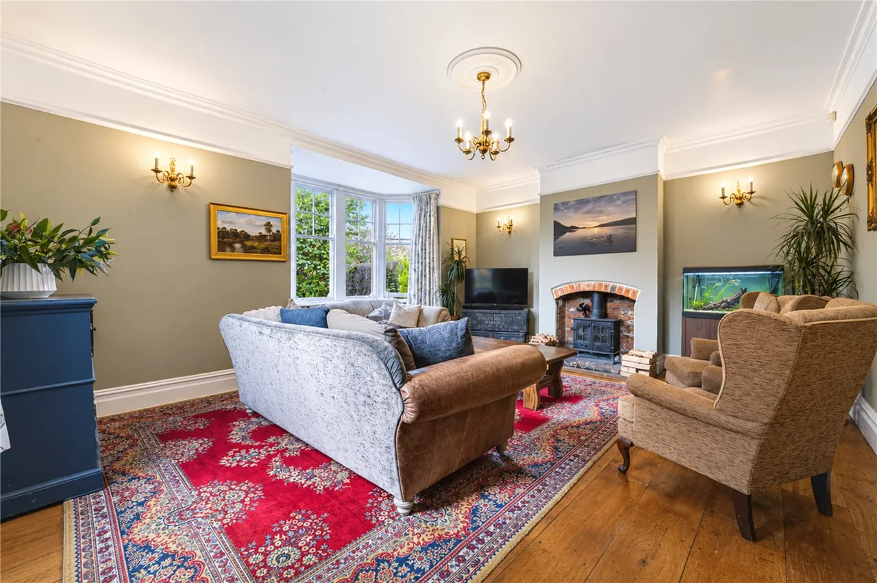 Westbury, photo 9
