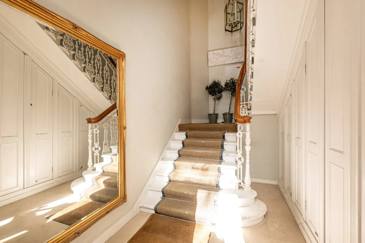 Northumberland Avenue, Charing Cross, WC2N, photo 26