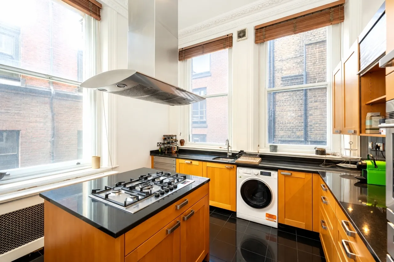Northumberland Avenue, Charing Cross, WC2N, photo 12