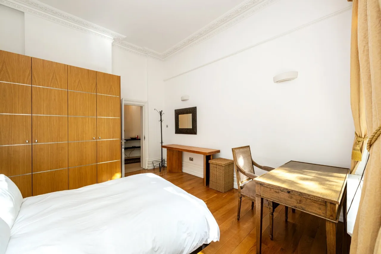 Northumberland Avenue, Charing Cross, WC2N, photo 18