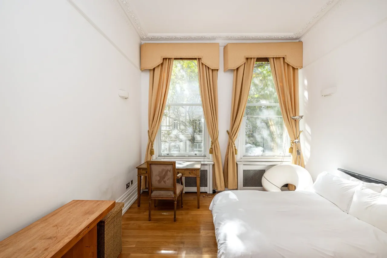 Northumberland Avenue, Charing Cross, WC2N, photo 17