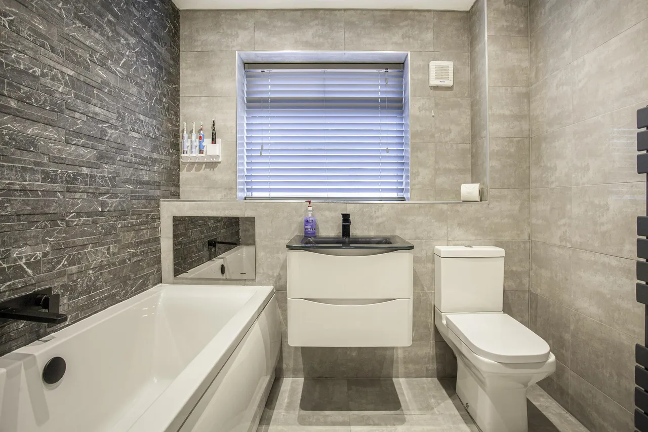 Eastfield Crescent, Sheffield, S25, photo 22
