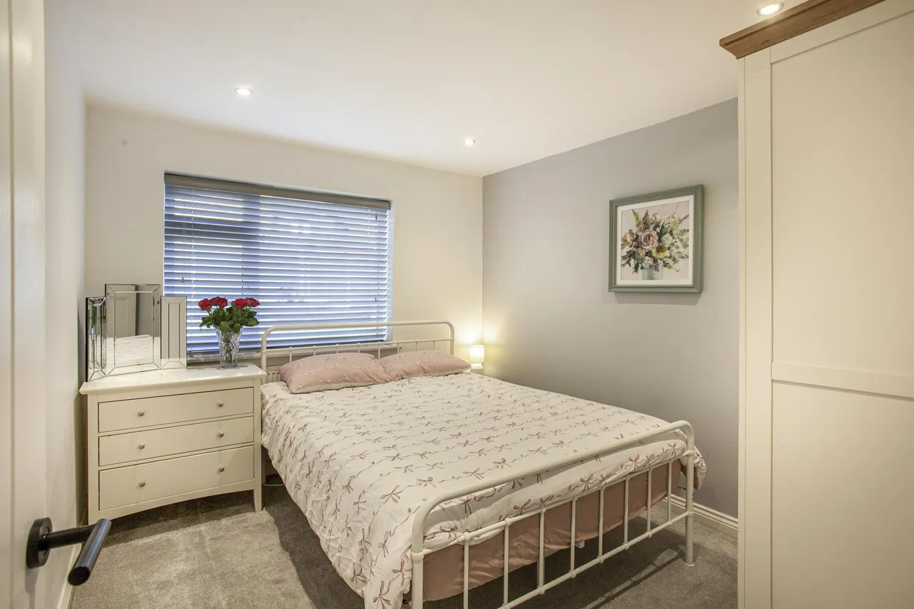 Eastfield Crescent, Sheffield, S25, photo 13