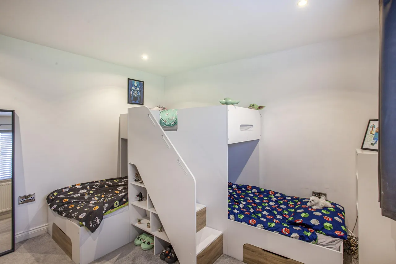 Eastfield Crescent, Sheffield, S25, photo 19