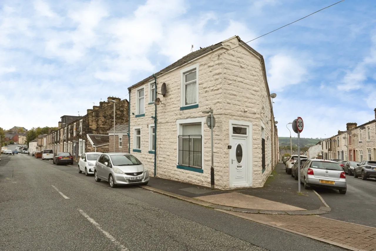 5 bed house for sale, Bankhouse Road, Nelson, BB9