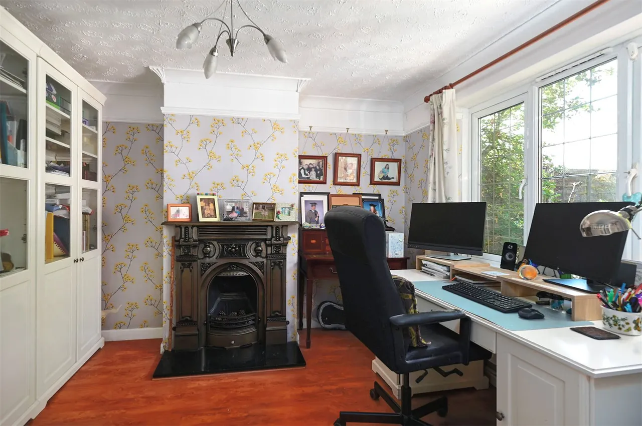 Sandy Lane, Hartley Wintney, Hook, Hampshire, RG27 8DT, photo 6