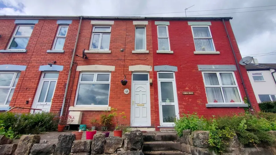 2 bed house for sale, Top Road, Summerhill, LL11