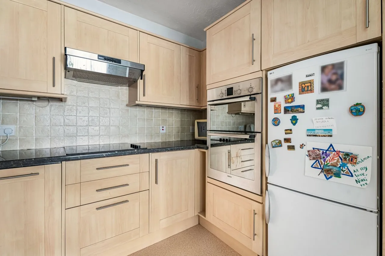 Du Cros Drive, Stanmore, HA7, photo 16