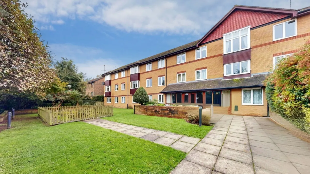 Du Cros Drive, Stanmore, HA7, photo 8