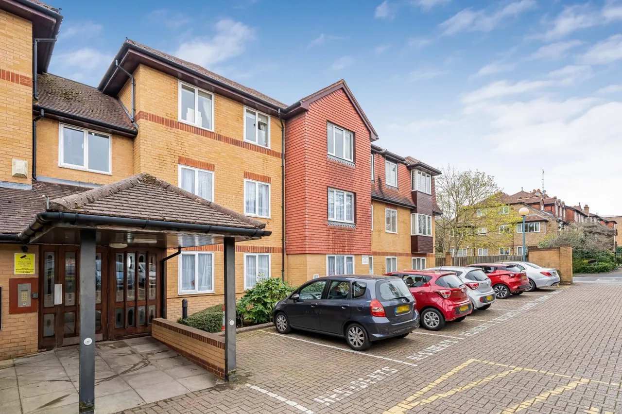 Du Cros Drive, Stanmore, HA7, photo 13