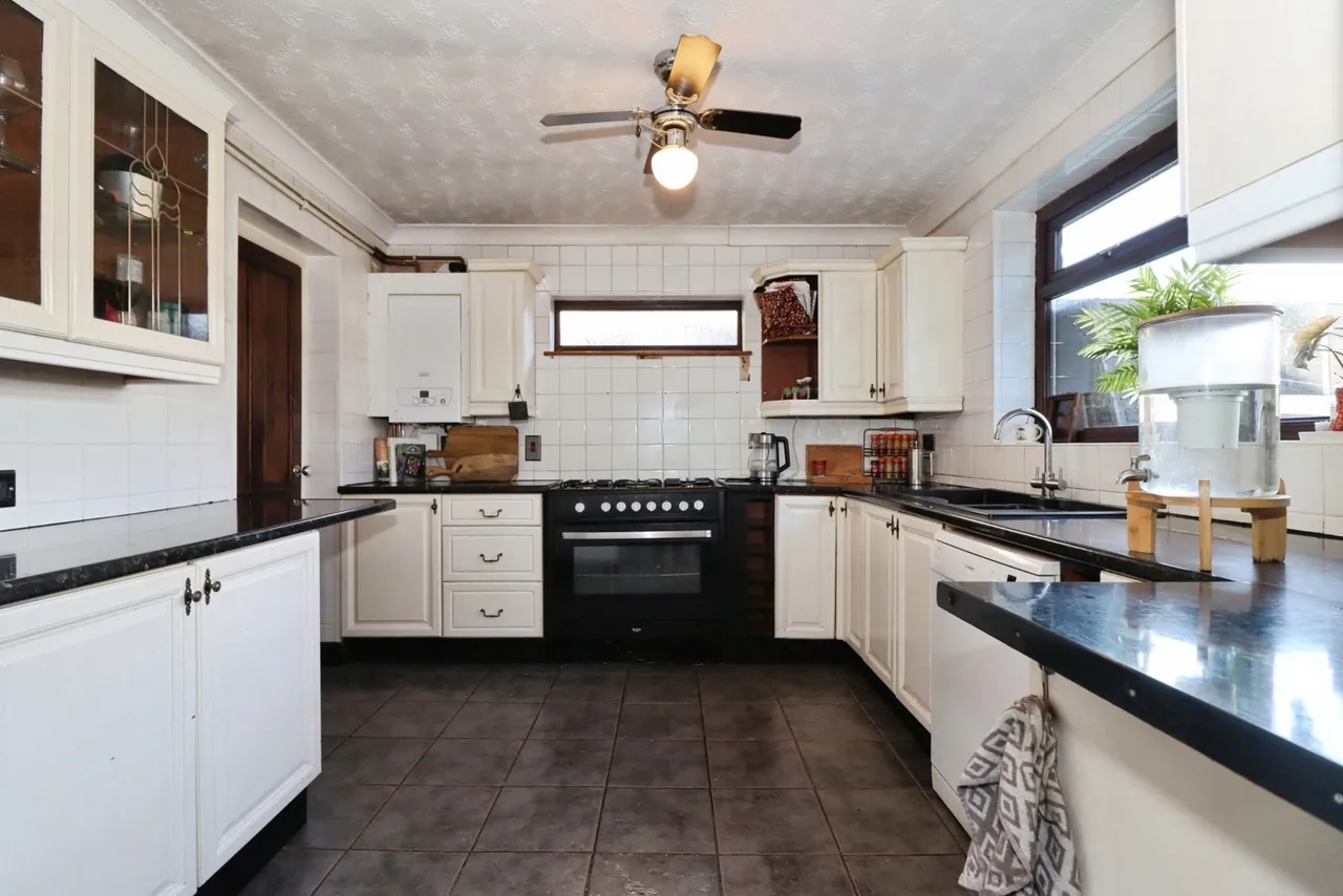 Crown Road, Kingswood, BS15, photo 2
