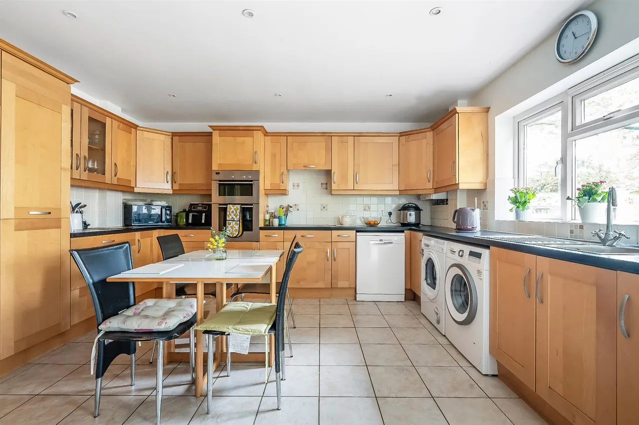 West Down, Great Bookham, KT23, photo 4
