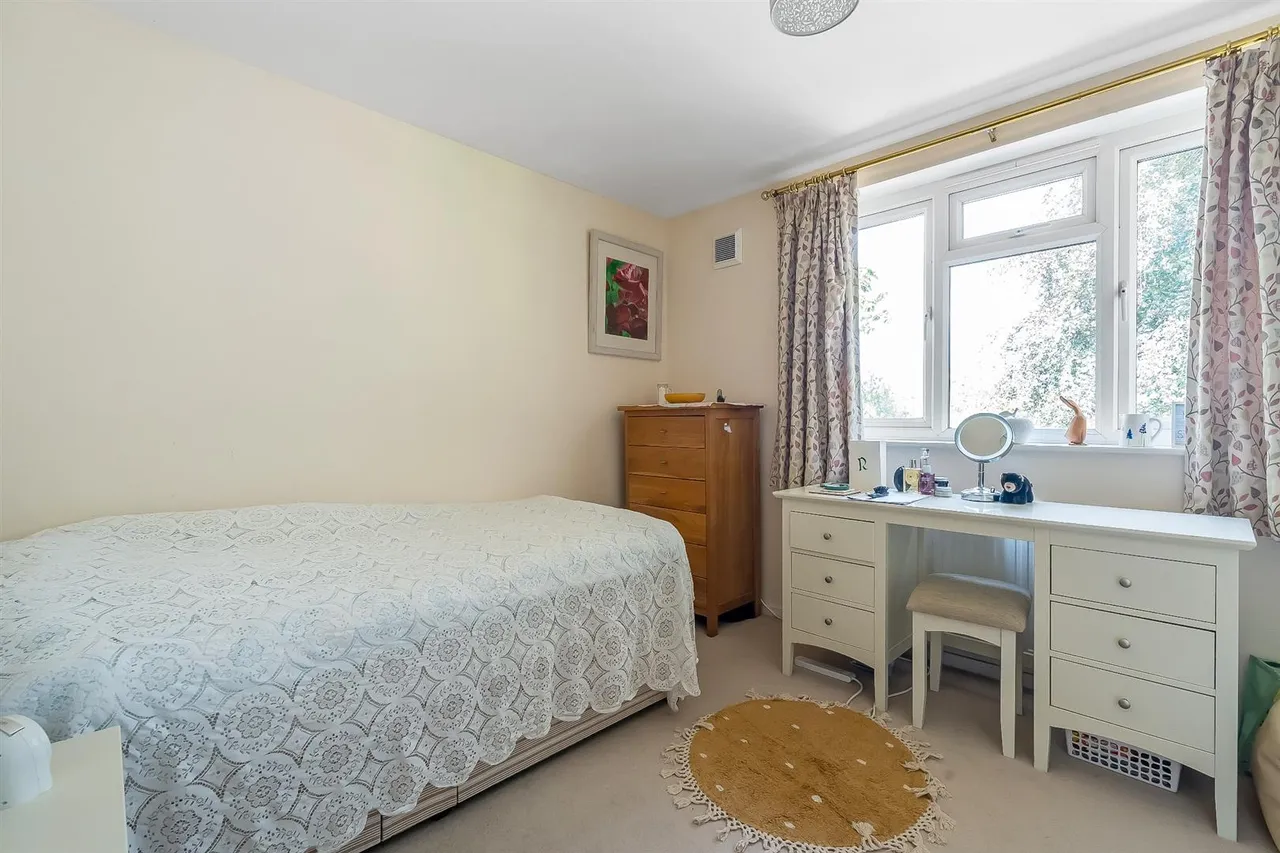 West Down, Great Bookham, KT23, photo 11