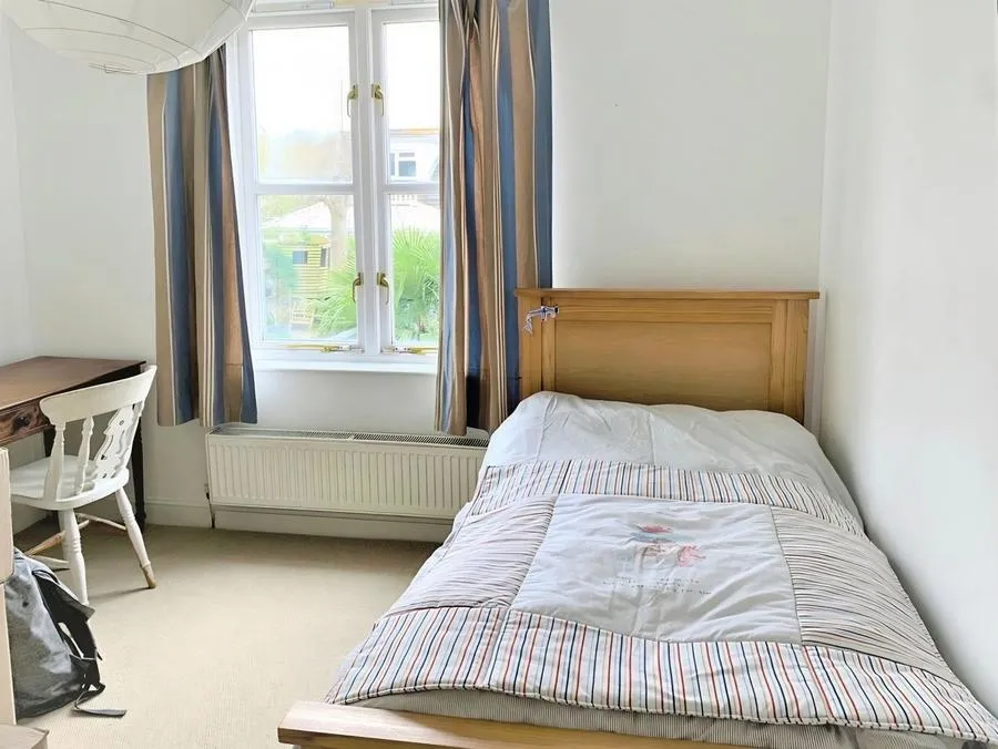 Albert Road, Cowes, PO31, photo 6