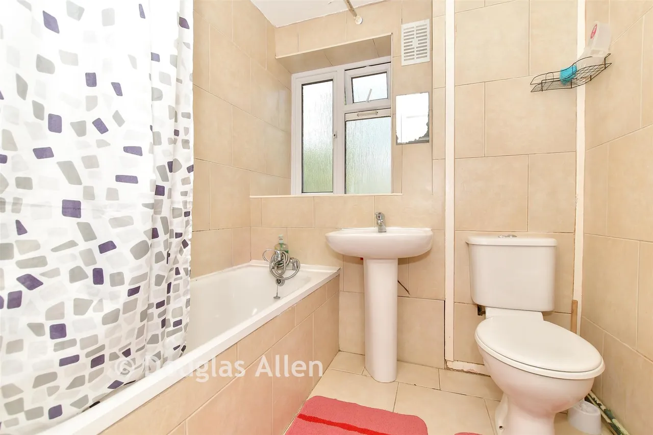 Beechwood Drive, Woodford Green, IG8, photo 4
