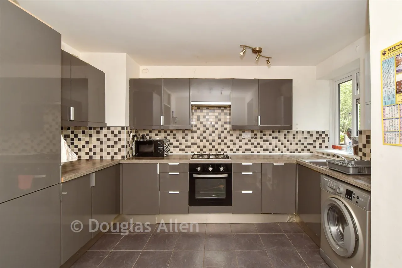 Beechwood Drive, Woodford Green, IG8, photo 2