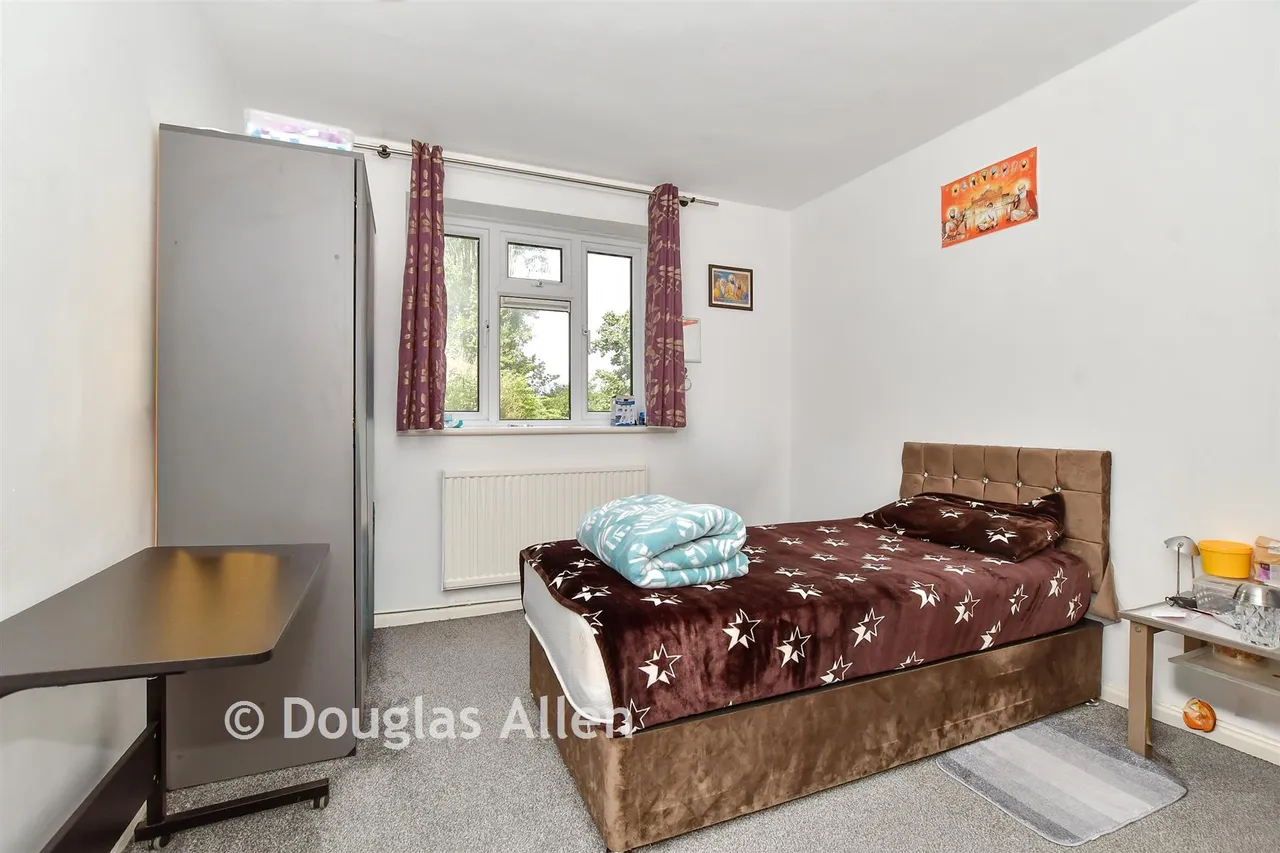 Beechwood Drive, Woodford Green, IG8, photo 6