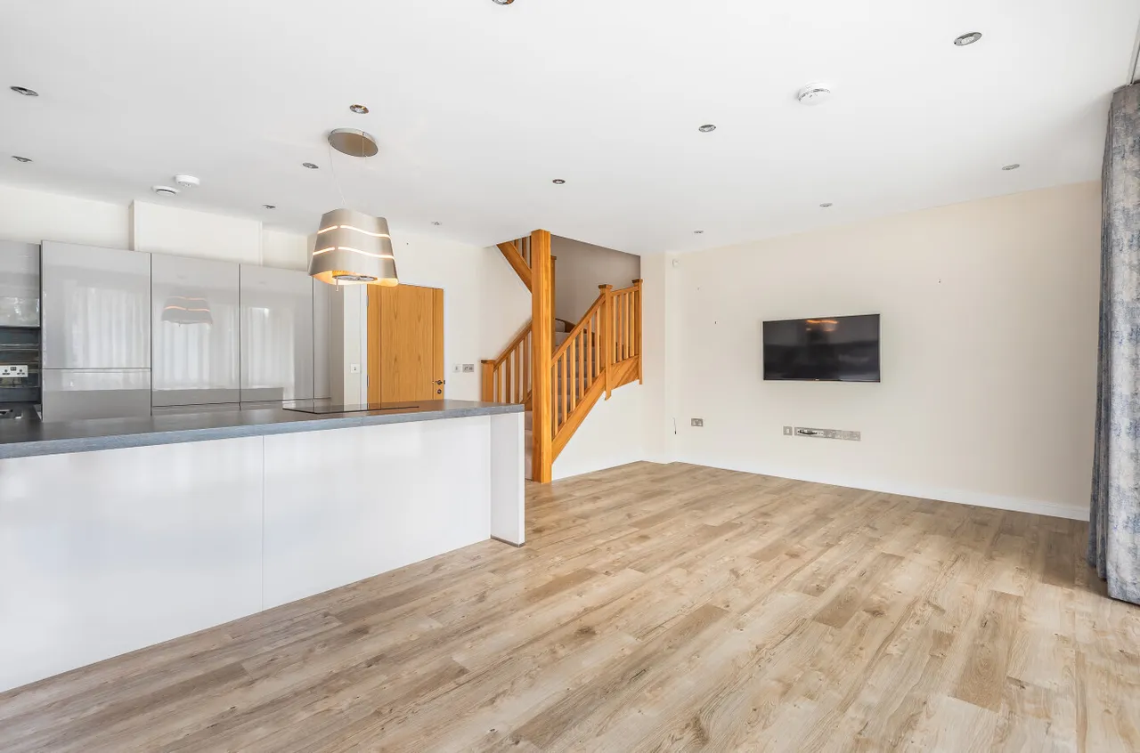 Almansa Way, Lymington, SO41, photo 4
