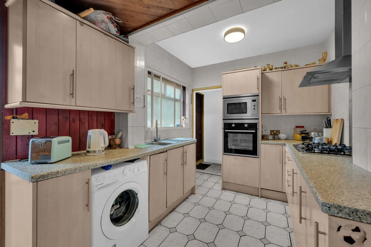 Bracondale Road, Abbey Wood, SE2, photo 6