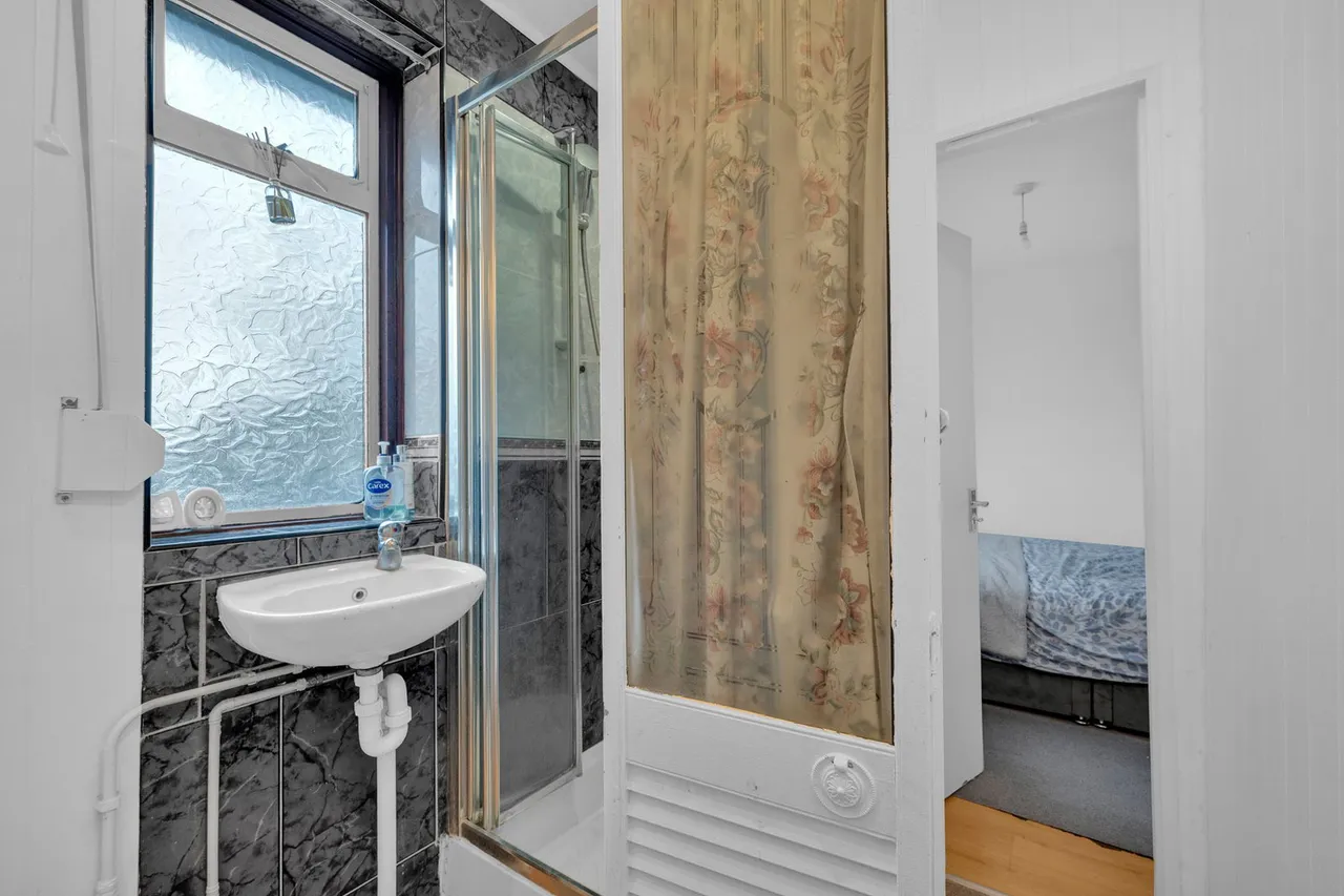 Bracondale Road, Abbey Wood, SE2, photo 13