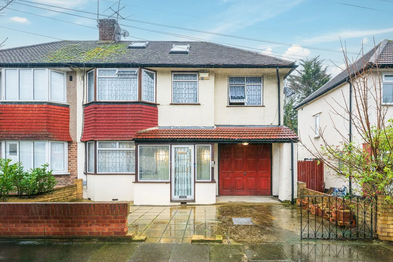 Bracondale Road, Abbey Wood, SE2, photo 2