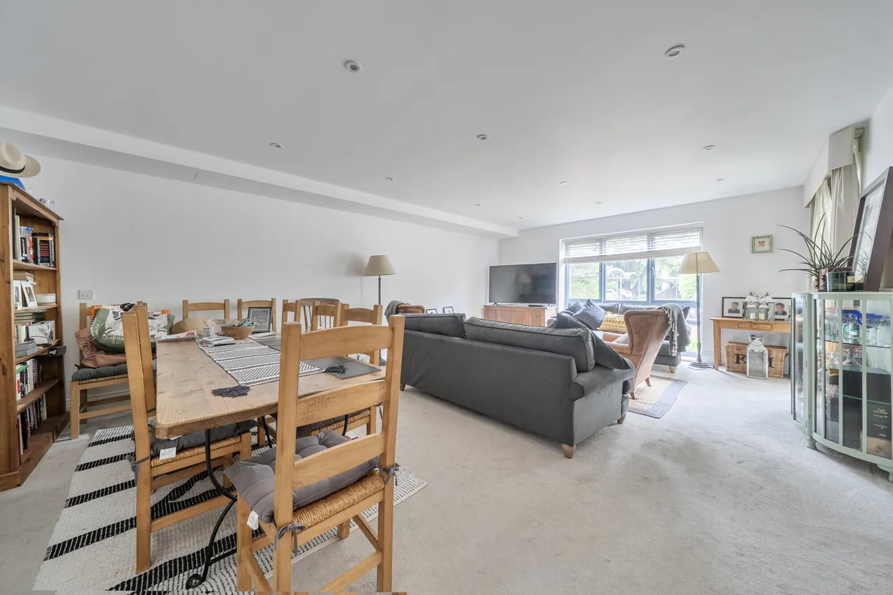 Humphris Place, Cheltenham, GL53, photo 3