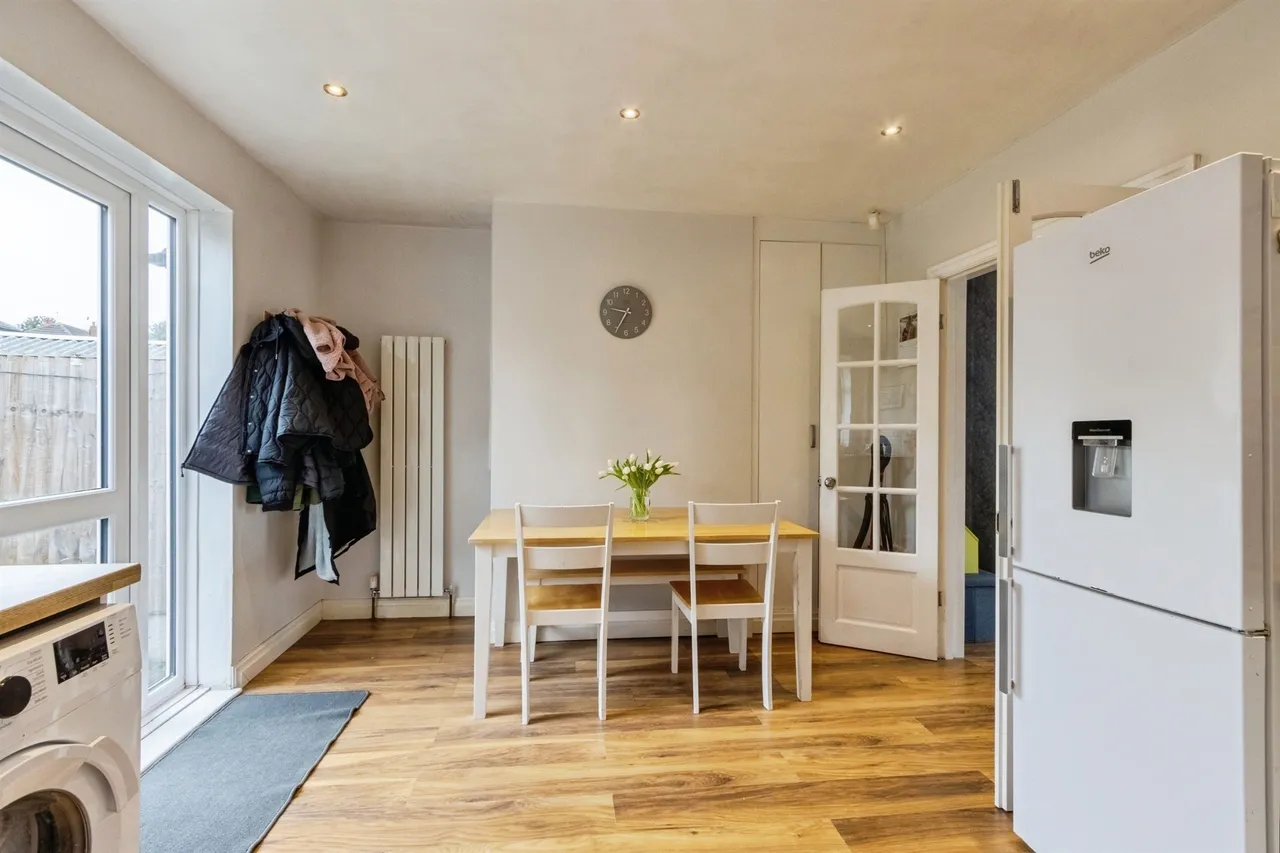 The Oval, Leeds, LS14, photo 3