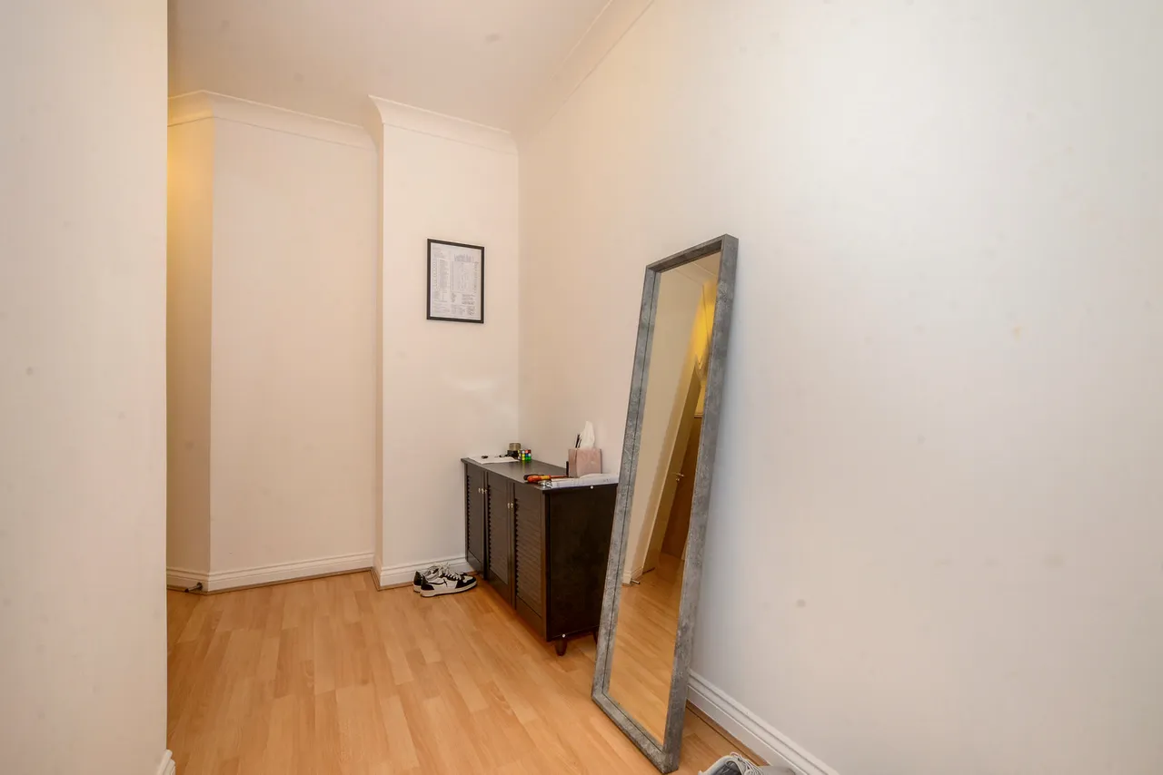 Stonegrove, Edgware Fees Apply, HA8, photo 11