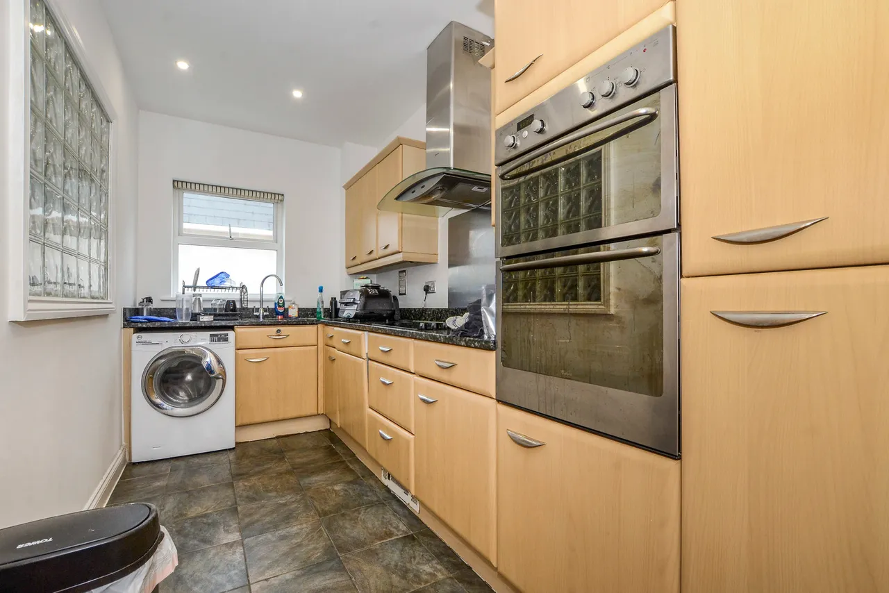 Stonegrove, Edgware Fees Apply, HA8, photo 13