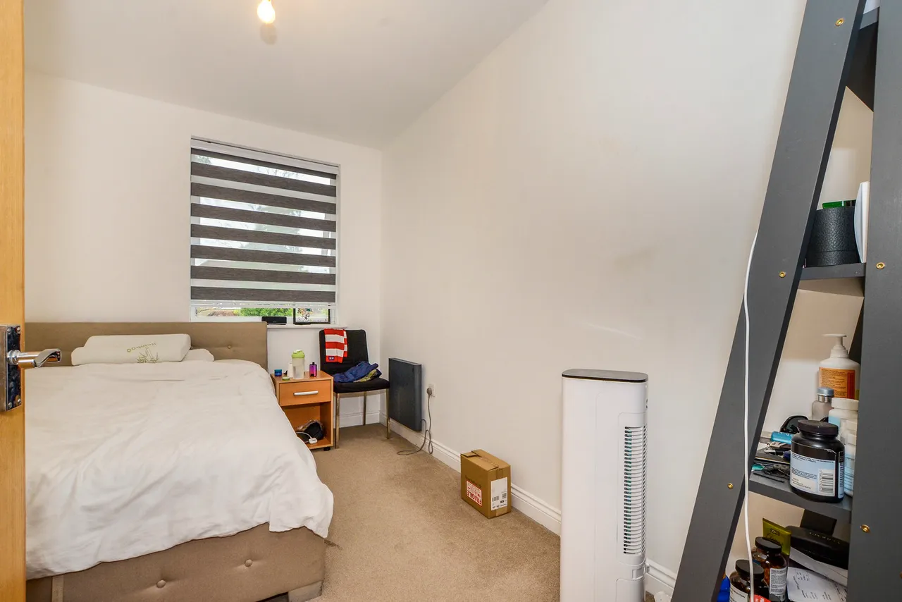 Stonegrove, Edgware Fees Apply, HA8, photo 6