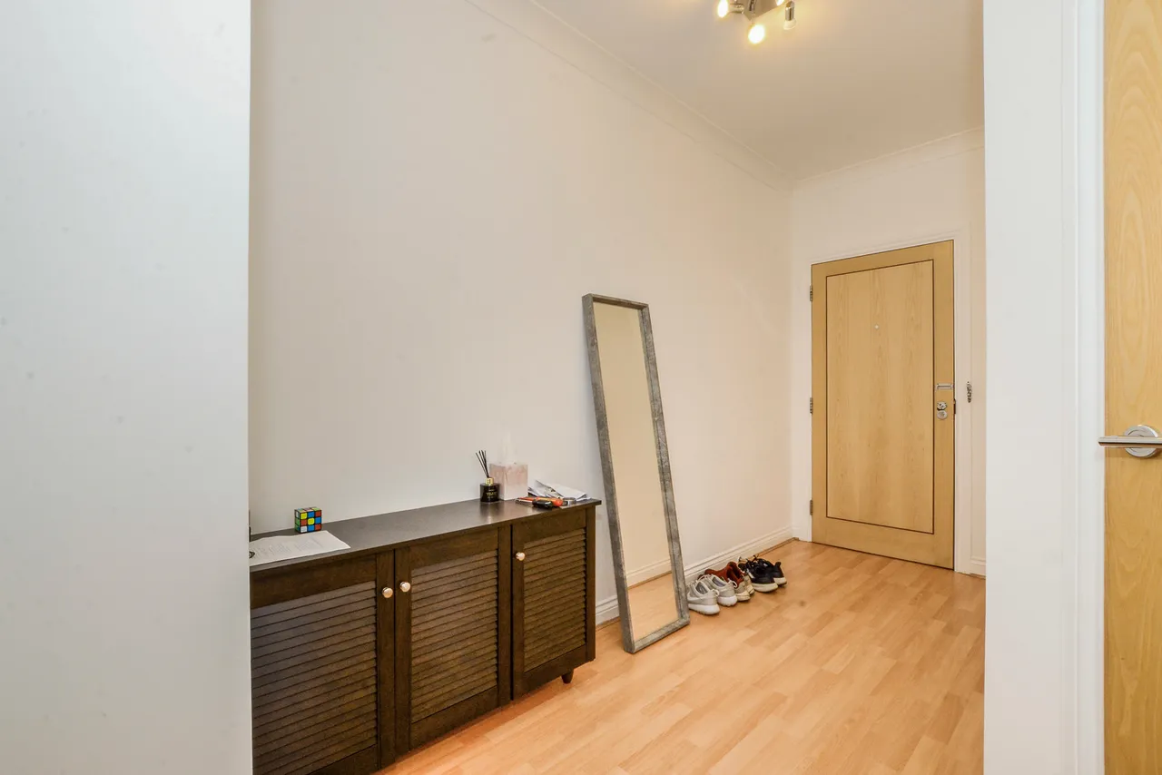 Stonegrove, Edgware Fees Apply, HA8, photo 12