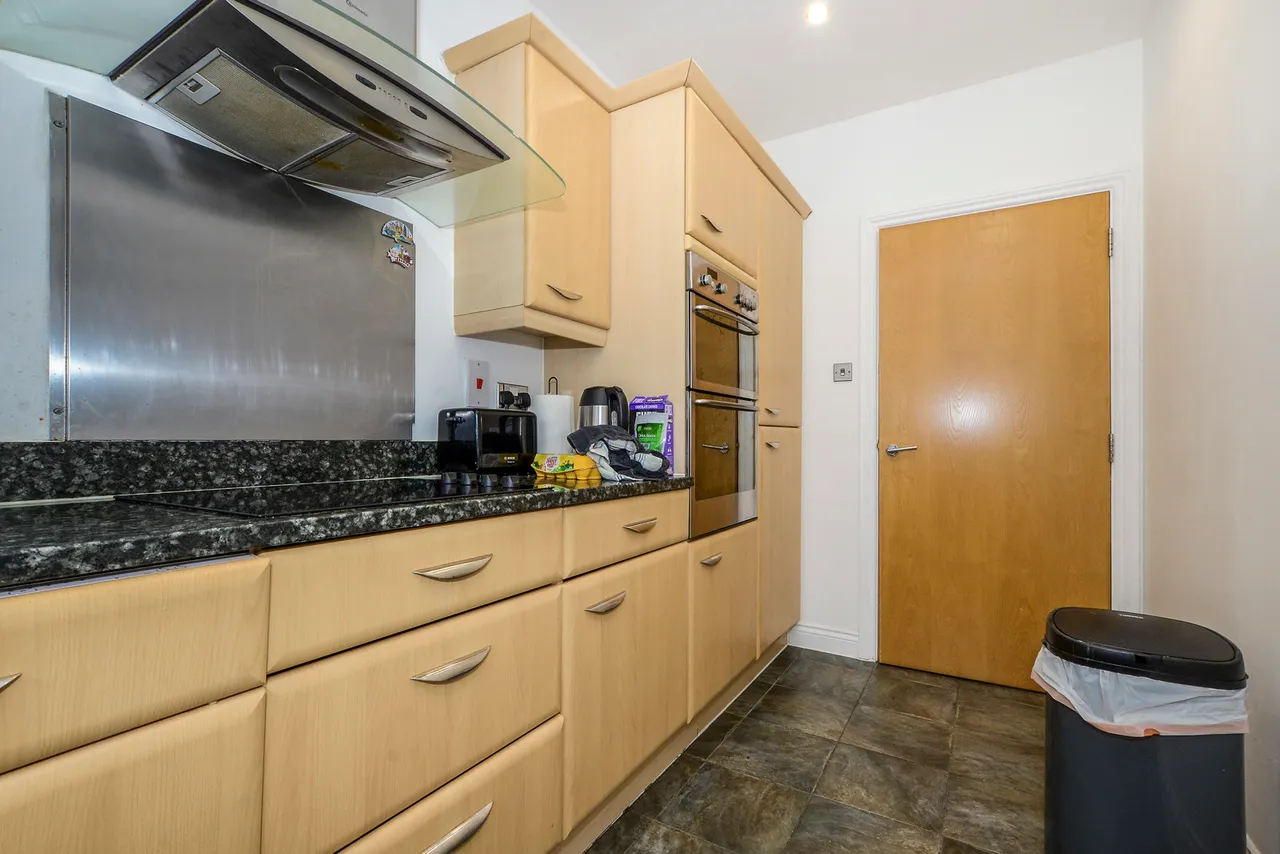 Stonegrove, Edgware Fees Apply, HA8, photo 15