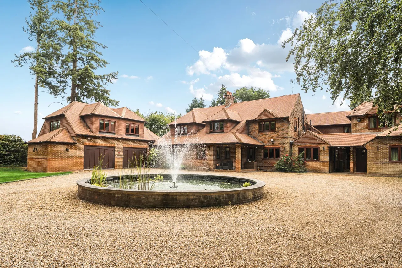 5 bed house for sale, Waterhouse Lane, Kingswood, KT20
