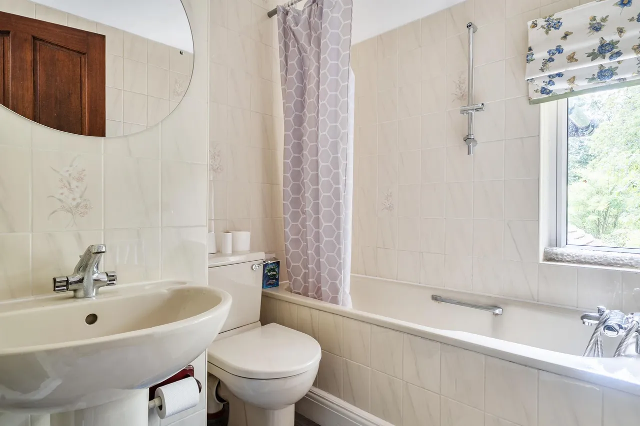 Waterhouse Lane, Kingswood, KT20, photo 27