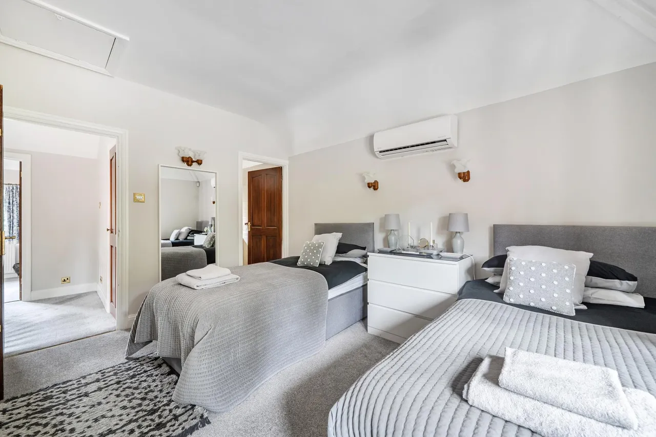 Waterhouse Lane, Kingswood, KT20, photo 28
