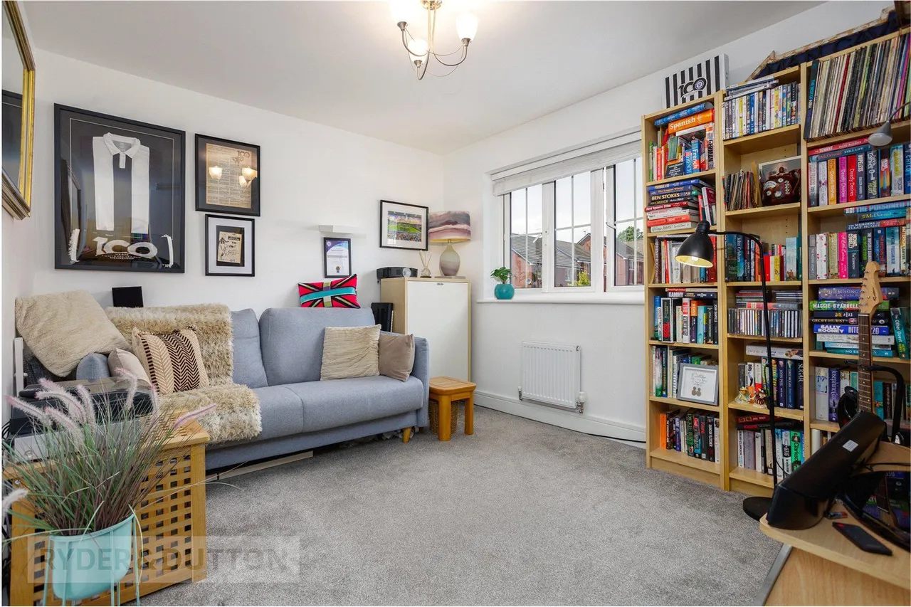 Tarnside Close, Rochdale, OL16, photo 8