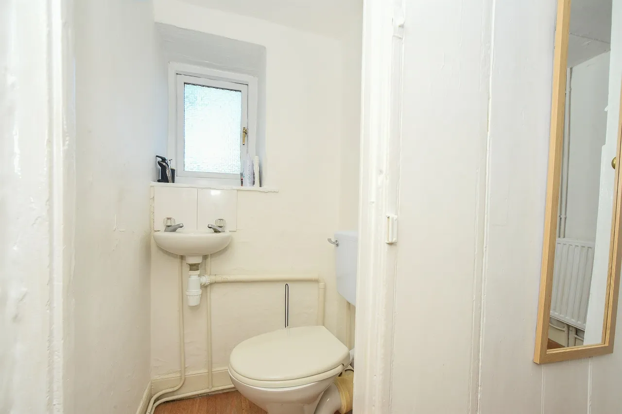 London Road, Calne, photo 9