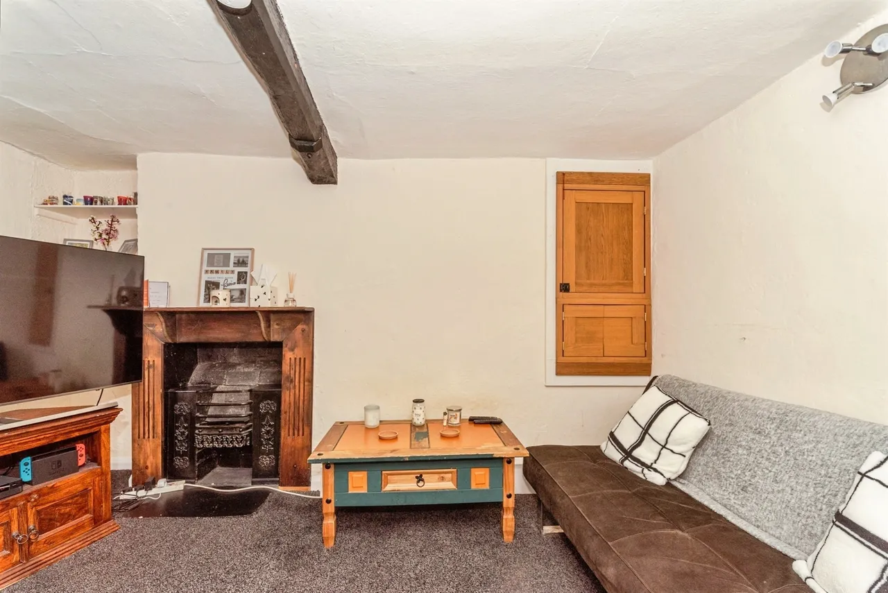 London Road, Calne, photo 12