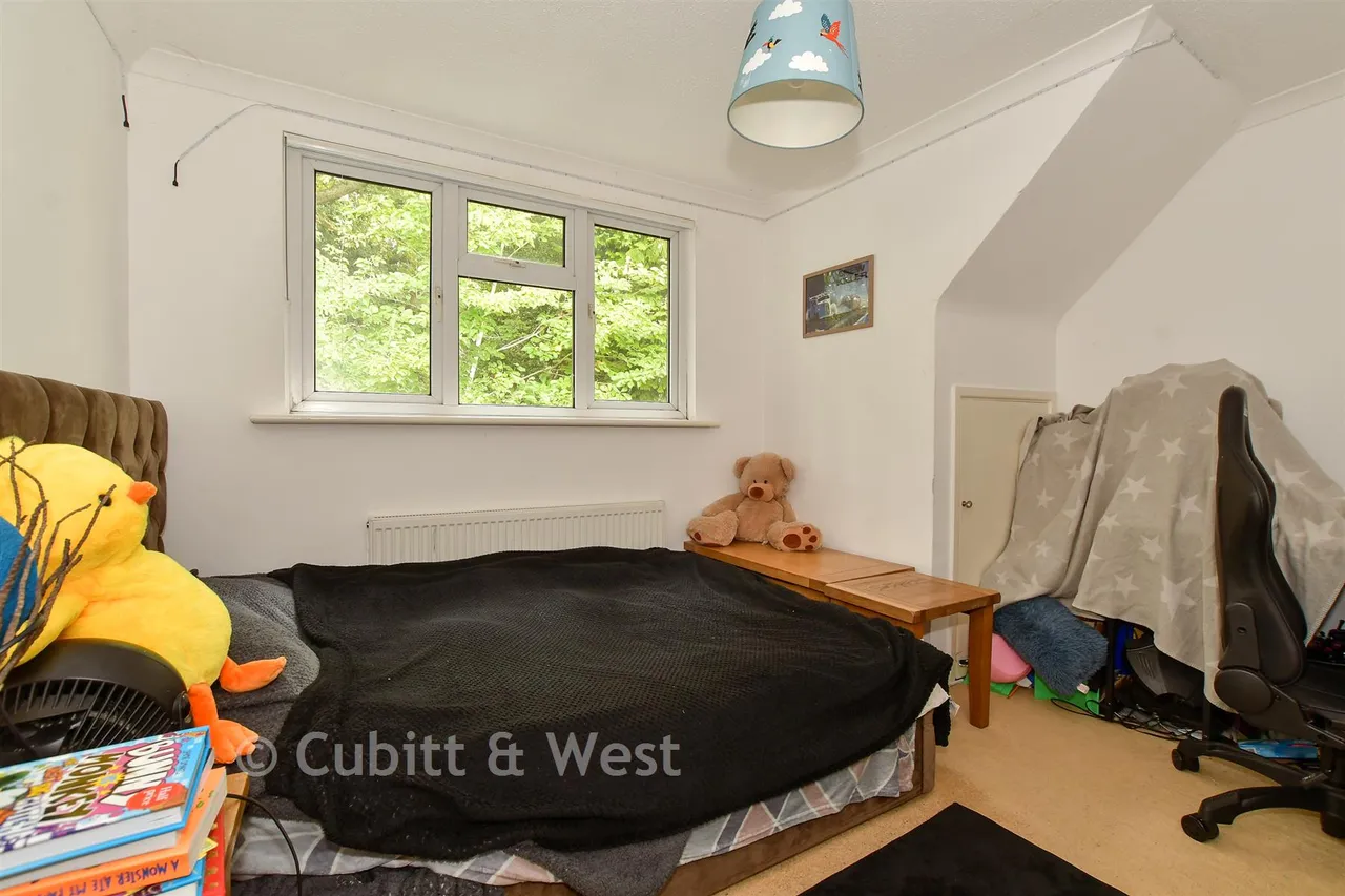 Snow Hill, Copthorne, RH10, photo 9