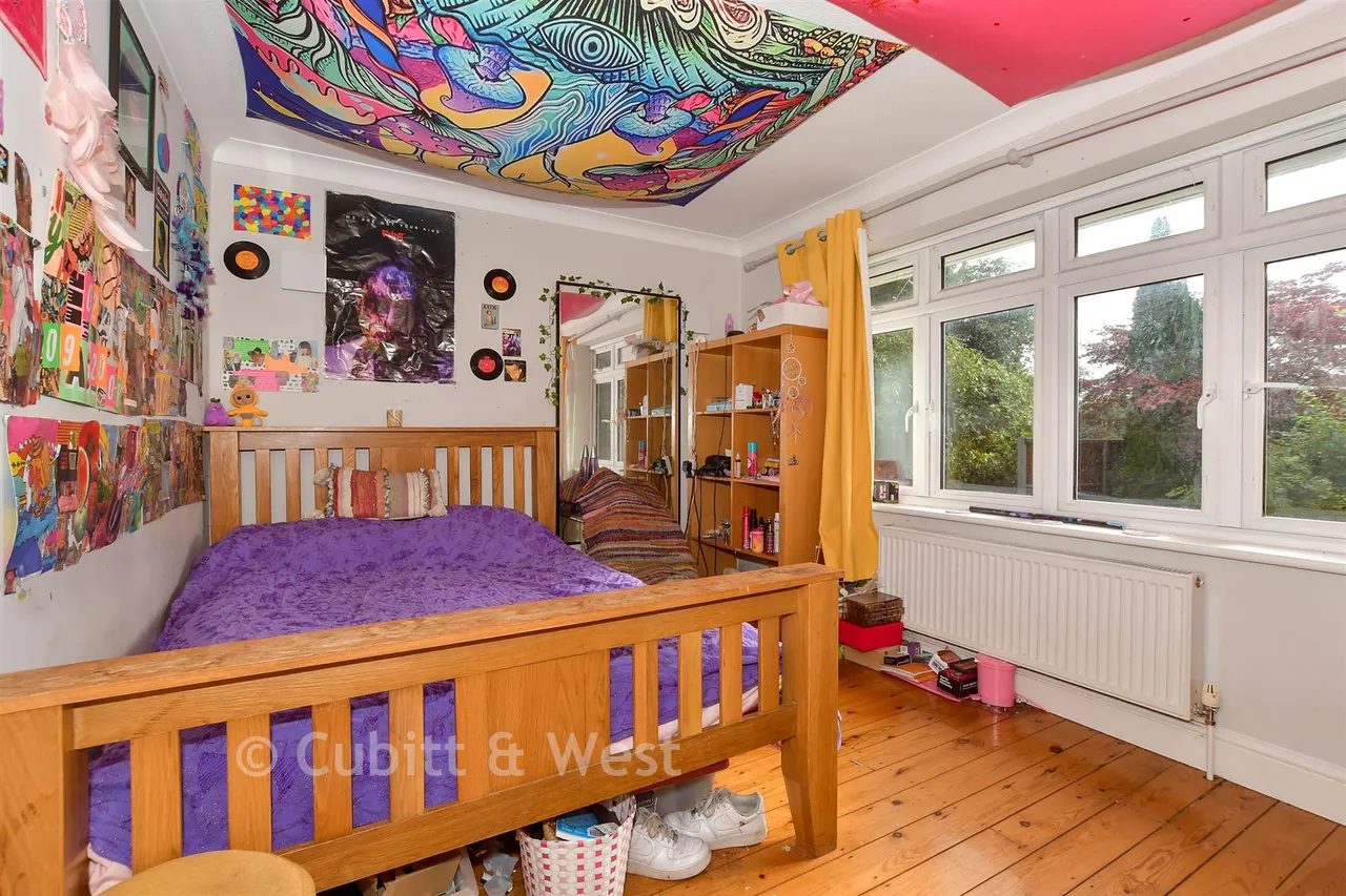 Snow Hill, Copthorne, RH10, photo 11